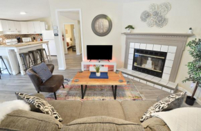 Alluring 3BR 3BA House, 10min to beach by CozySuites